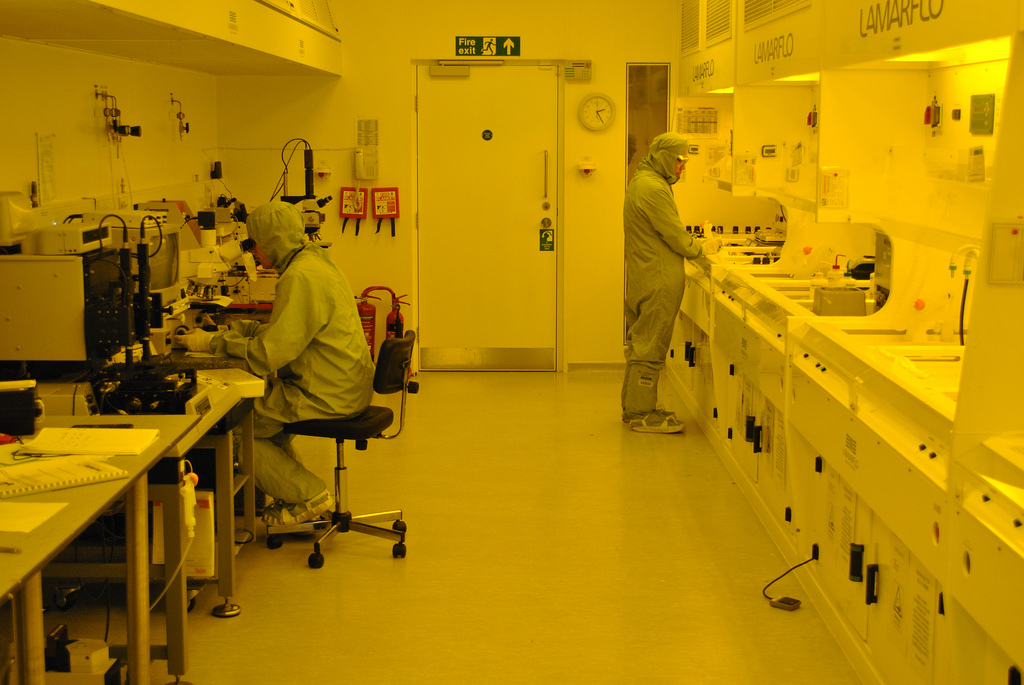 Biotech Cleanroom Maintenance & Cleaning
